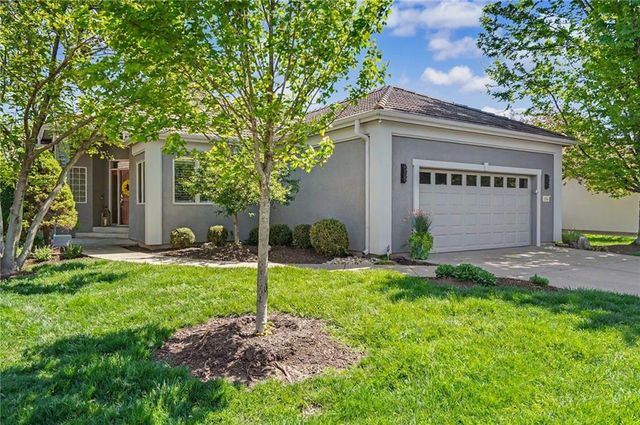 1560 Fountain Drive, Lawrence, KS 66047