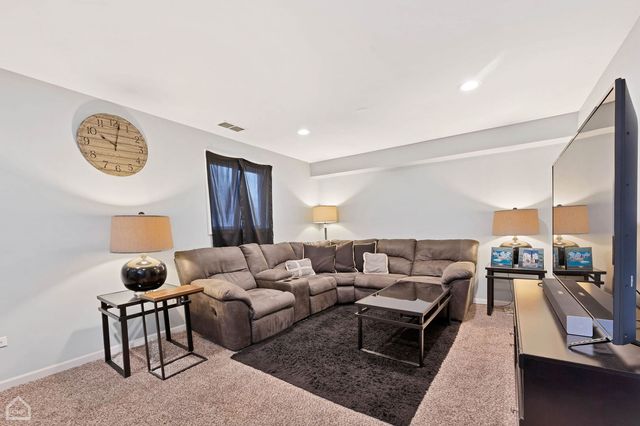 710 E 194th Street, Glenwood, IL 60425