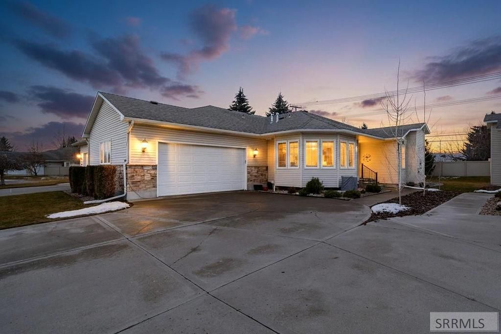 484 Hickory Circle, Idaho Falls, ID 83404