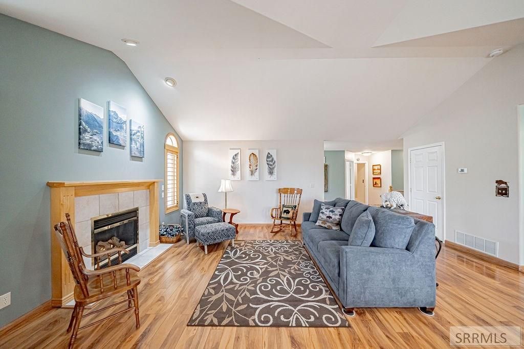 Image 10 of property listing at 484 Hickory Circle, Idaho Falls, ID 83404