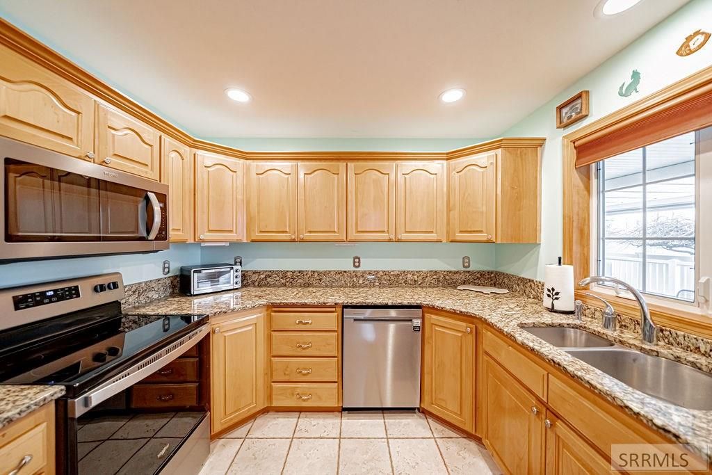 Image 13 of property listing at 484 Hickory Circle, Idaho Falls, ID 83404