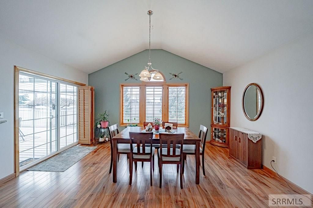 Image 20 of property listing at 484 Hickory Circle, Idaho Falls, ID 83404