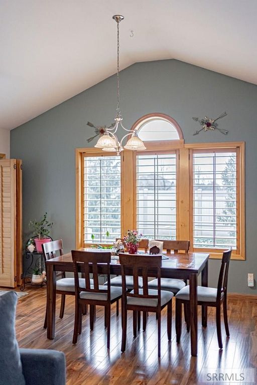 Image 22 of property listing at 484 Hickory Circle, Idaho Falls, ID 83404