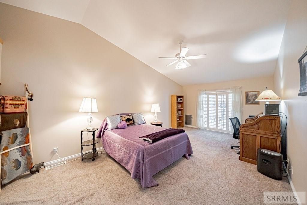 Image 25 of property listing at 484 Hickory Circle, Idaho Falls, ID 83404