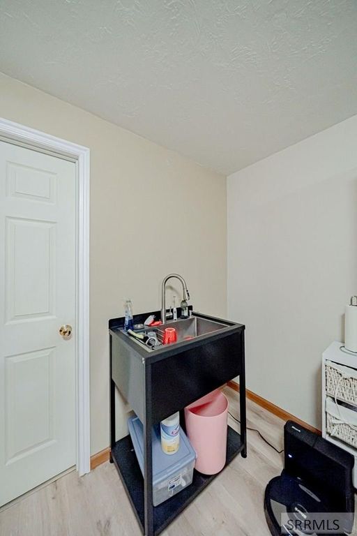 Image 63 of property listing at 484 Hickory Circle, Idaho Falls, ID 83404