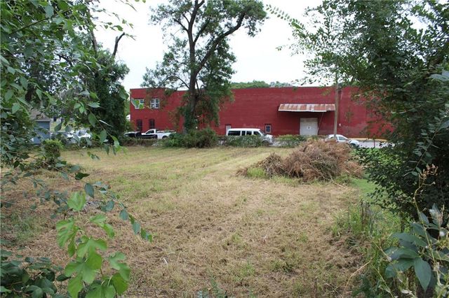 1512 Lake Avenue, Kansas City, KS 66103