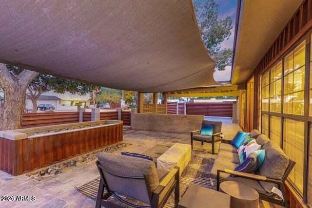 8325 E CRESTWOOD Way, Scottsdale, AZ 85250
