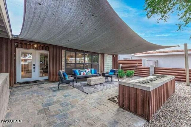 8325 E CRESTWOOD Way, Scottsdale, AZ 85250