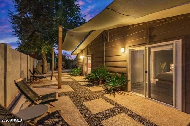 8325 E CRESTWOOD Way, Scottsdale, AZ 85250