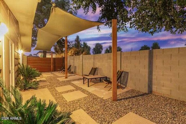 8325 E CRESTWOOD Way, Scottsdale, AZ 85250