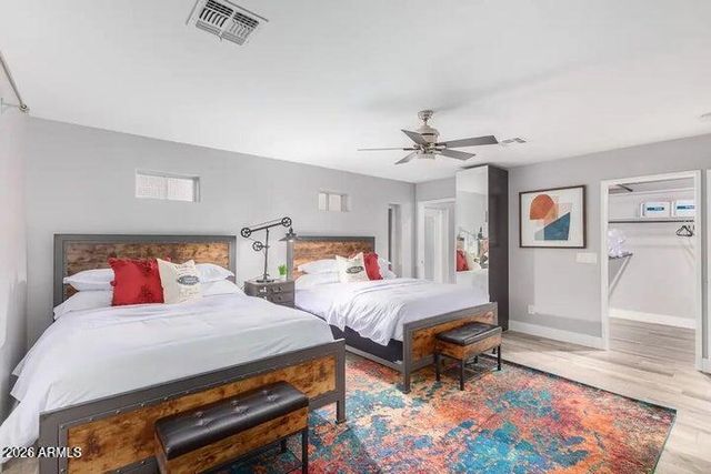 8325 E CRESTWOOD Way, Scottsdale, AZ 85250