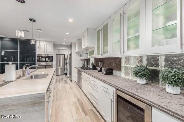 8325 E CRESTWOOD Way, Scottsdale, AZ 85250