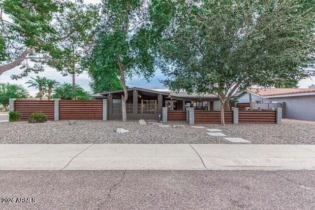 8325 E CRESTWOOD Way, Scottsdale, AZ 85250