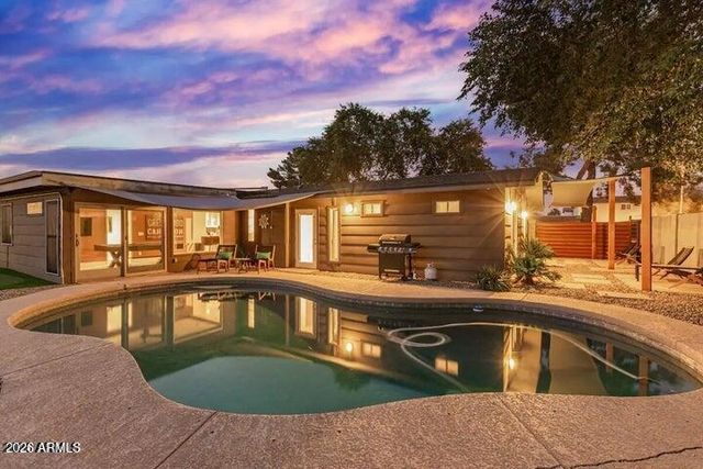 8325 E CRESTWOOD Way, Scottsdale, AZ 85250