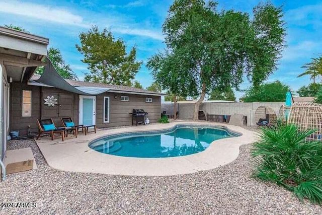 8325 E CRESTWOOD Way, Scottsdale, AZ 85250