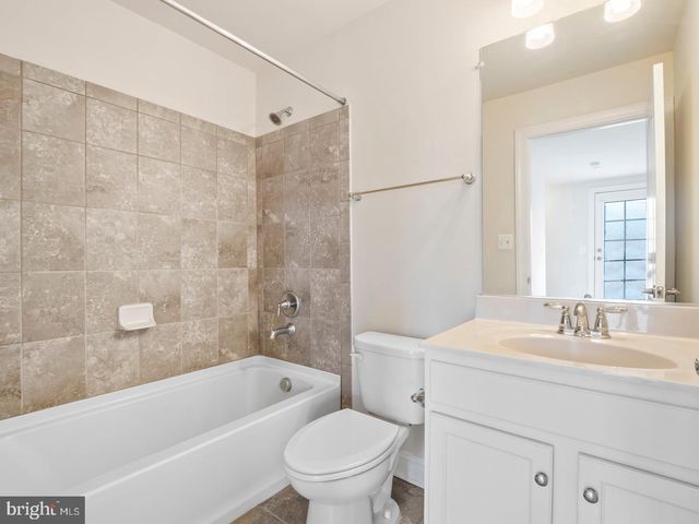 15930 CHIEFTAIN AVE, Derwood, MD 20855