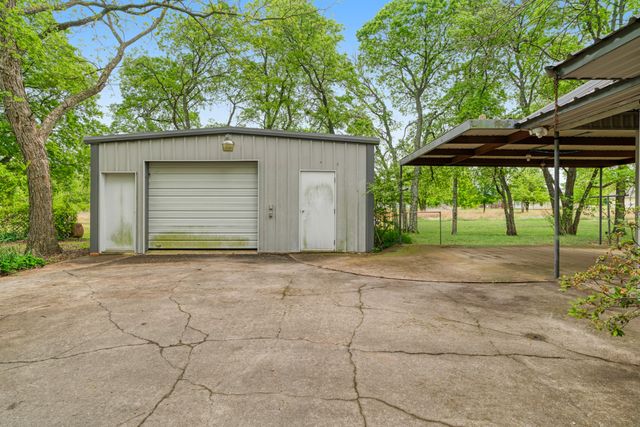 7757 Farm Road 137, Paris, TX 75460