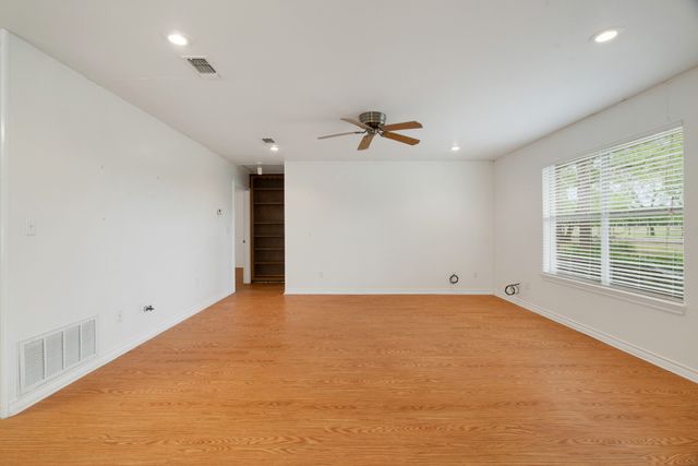 7757 Farm Road 137, Paris, TX 75460