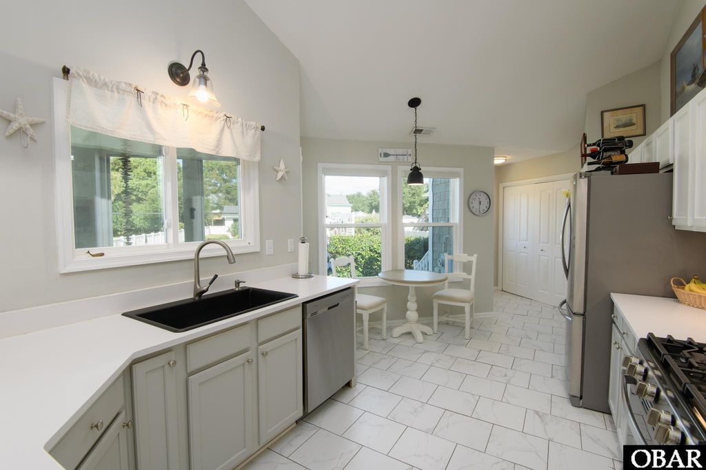 Image 11 of property listing at 122 W Waterside Lane, Nags Head, NC 27959