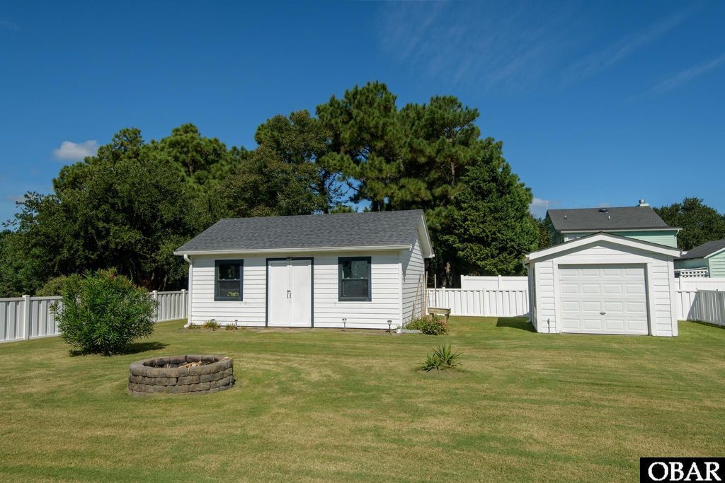 Image 27 of property listing at 122 W Waterside Lane, Nags Head, NC 27959