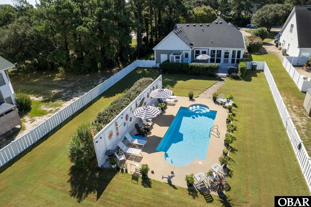 Image 4 of property listing at 122 W Waterside Lane, Nags Head, NC 27959