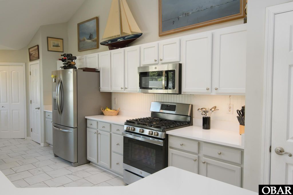 Image 10 of property listing at 122 W Waterside Lane, Nags Head, NC 27959