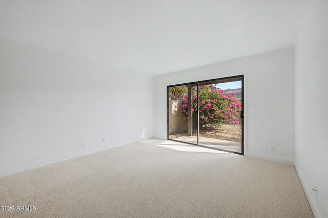 9471 E LAUREL Lane, Scottsdale, AZ 85260