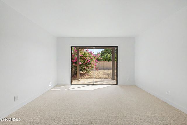 9471 E LAUREL Lane, Scottsdale, AZ 85260