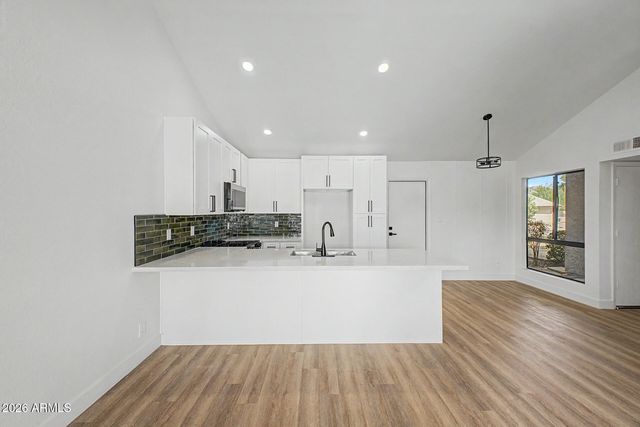 9471 E LAUREL Lane, Scottsdale, AZ 85260