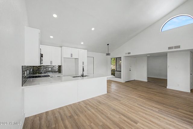 9471 E LAUREL Lane, Scottsdale, AZ 85260