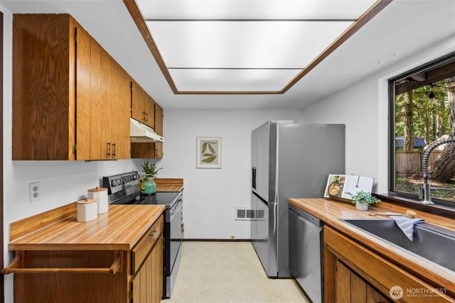 940 9th Avenue, Fox Island, WA 98333