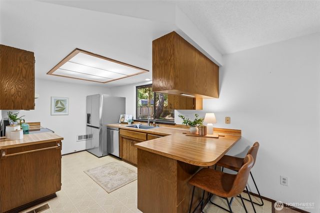 940 9th Avenue, Fox Island, WA 98333