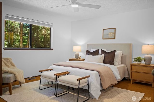 940 9th Avenue, Fox Island, WA 98333