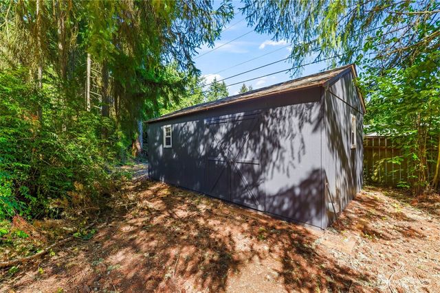 940 9th Avenue, Fox Island, WA 98333