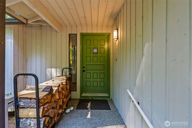 940 9th Avenue, Fox Island, WA 98333