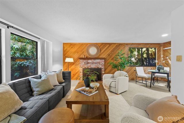 940 9th Avenue, Fox Island, WA 98333