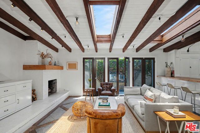 6356 Drexel Avenue, Los Angeles, CA 90048