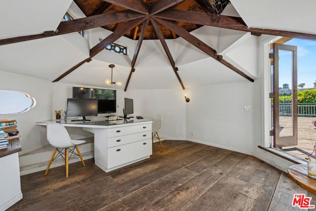 6356 Drexel Avenue, Los Angeles, CA 90048