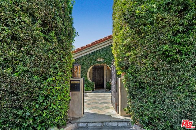 6356 Drexel Avenue, Los Angeles, CA 90048