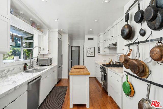 6356 Drexel Avenue, Los Angeles, CA 90048