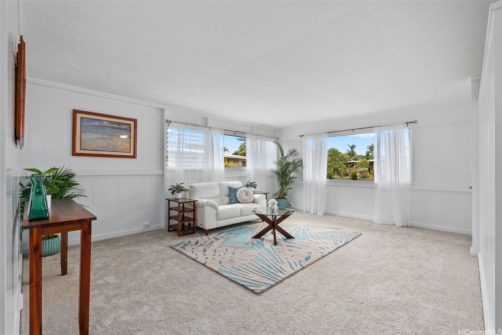 1458 Uluhala Place, Kailua, HI 96734