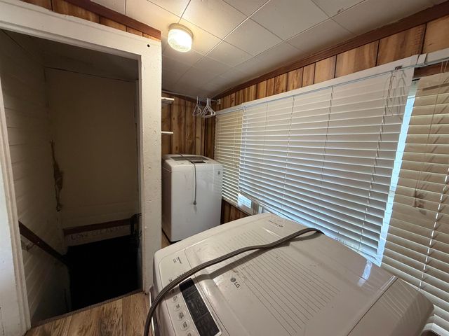 915 Park St, Salina, KS 67401
