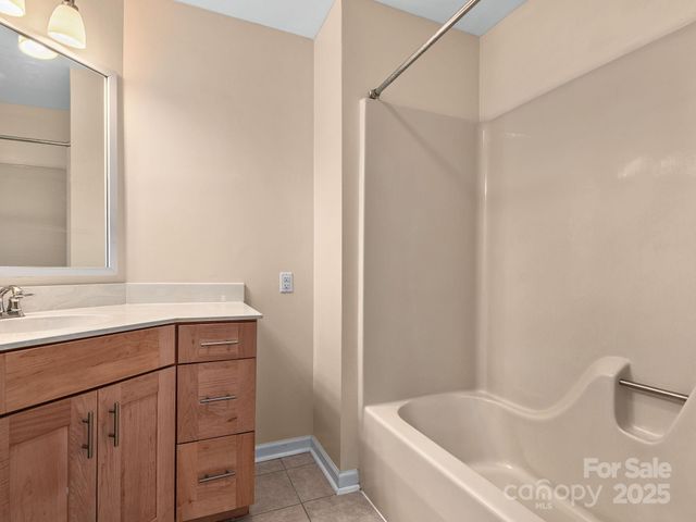 8 Willow Tree Run 8, Asheville, NC 28803