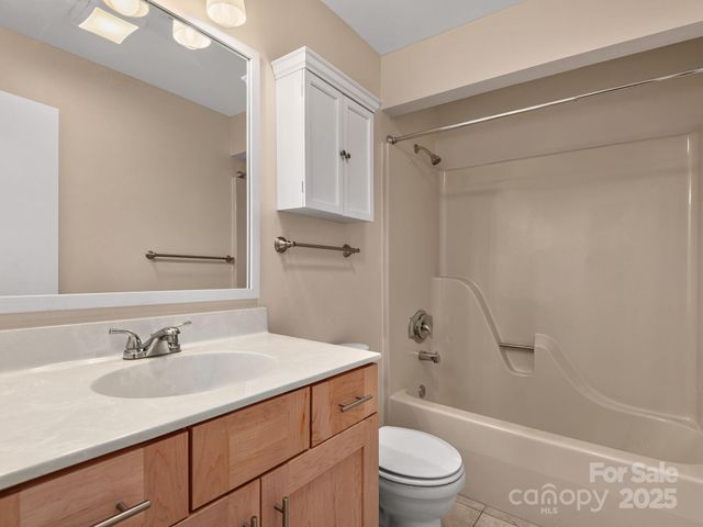 8 Willow Tree Run 8, Asheville, NC 28803