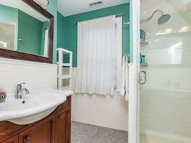 51 Eliot St 51, Watertown, MA 02472