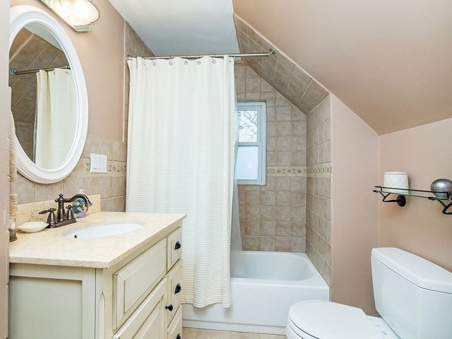 51 Eliot St 51, Watertown, MA 02472