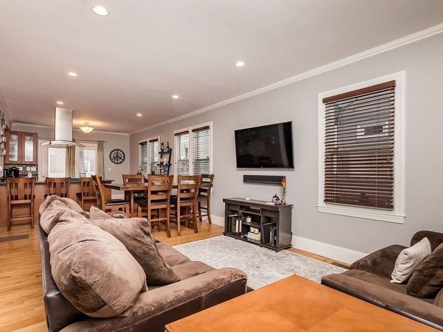 51 Eliot St 51, Watertown, MA 02472