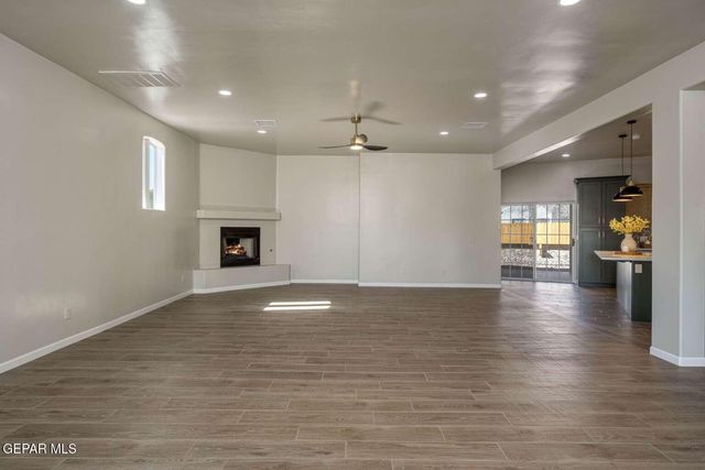 104 CHALK MOUNTAIN Court, Santa Teresa, NM 88008