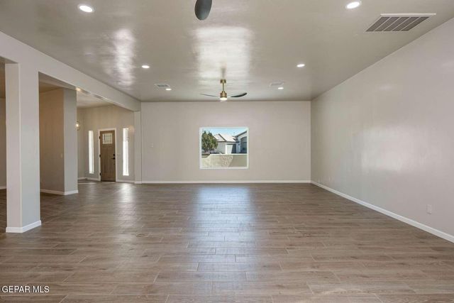 104 CHALK MOUNTAIN Court, Santa Teresa, NM 88008