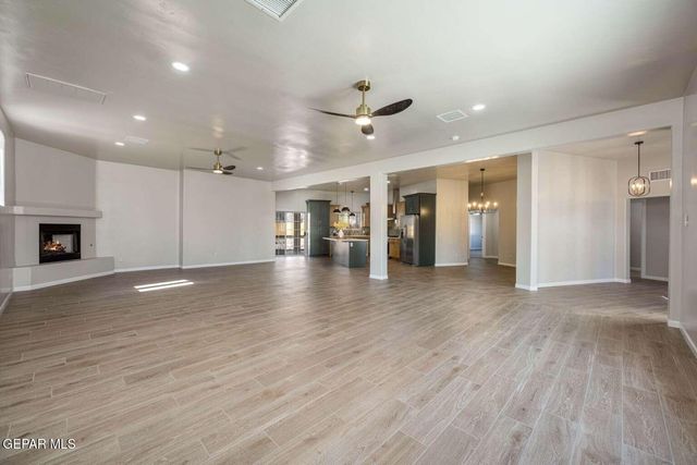 104 CHALK MOUNTAIN Court, Santa Teresa, NM 88008